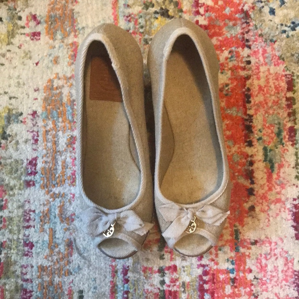 Tory Burch Jackie tan peeptoe espadrille wedge 8.5